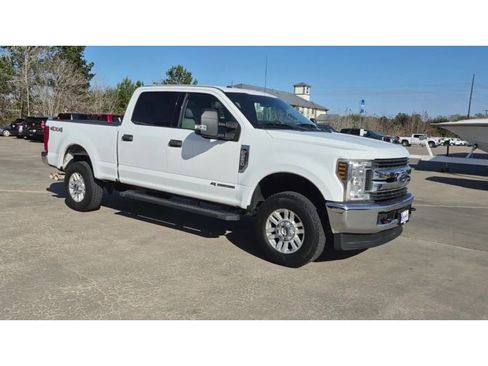 Used 2018 Ford F250 XLT w/ Snow Plow Prep Package image 2