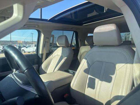Used 2024 Ford Expedition Limited image 7