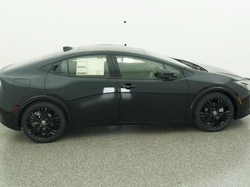 New 2026 Toyota Prius Plug-In Hybrid FWD image 24