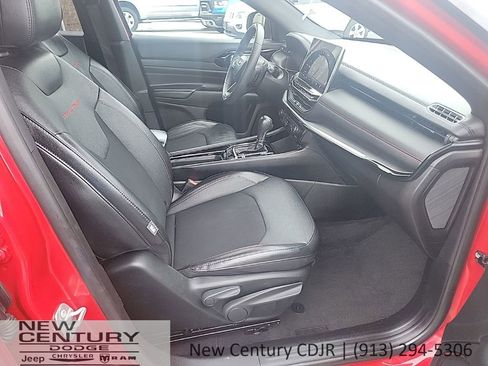 Used 2023 Jeep Compass Trailhawk image 14