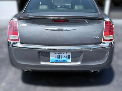 Used 2012 Chrysler 300 Limited RWD image 4