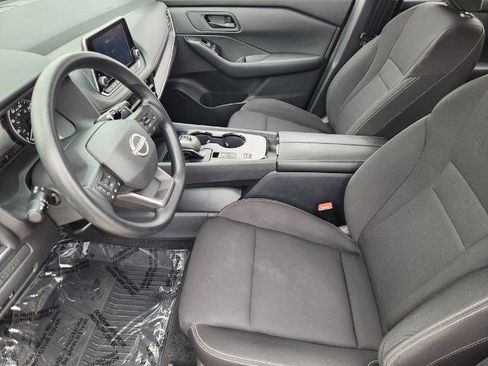 Certified 2025 Nissan Rogue S FWD image 9