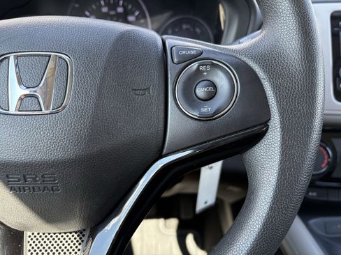 Used 2021 Honda HR-V LX image 16