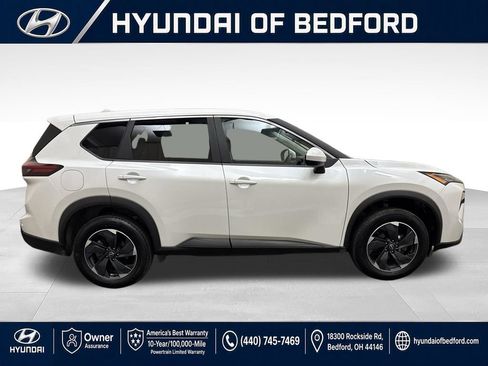 Used 2024 Nissan Rogue SV AWD/4WD image 4