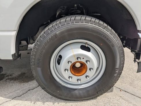 Used 2024 Ford F350 XL w/ XL Chrome Package image 11