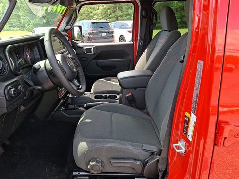 Used 2026 Jeep Wrangler Unlimited Rubicon AWD/4WD image 13