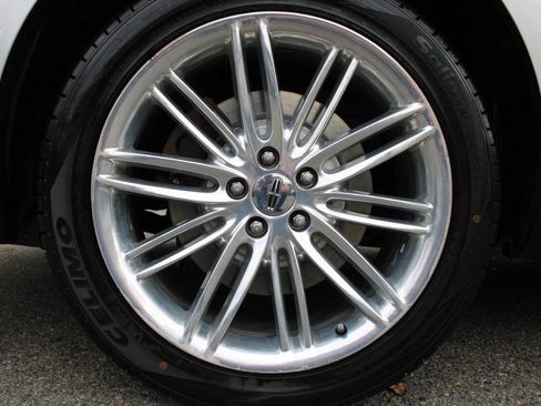 Used 2019 Lincoln MKT AWD image 22