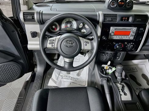 Used 2014 Toyota FJ Cruiser 4WD w/ Convenience Package image 19