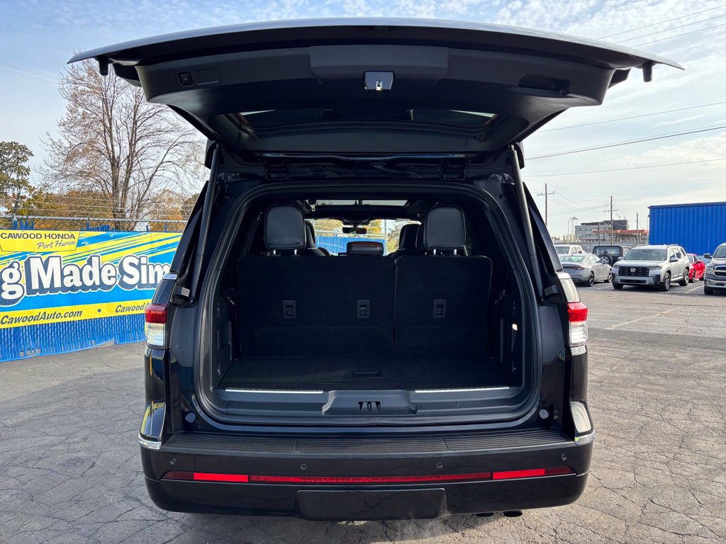 Used 2024 Lincoln Navigator Reserve w/ Monochromatic Package AWD/4WD image 4