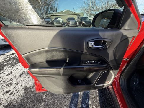 Used 2017 Jeep Compass Limited image 17