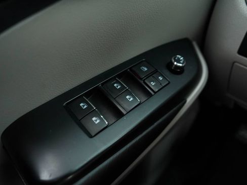 Used 2019 Toyota Highlander Limited FWD image 31