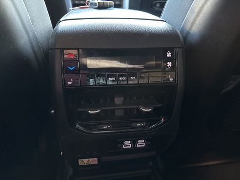 Used 2022 Jeep Grand Cherokee L Overland image 22