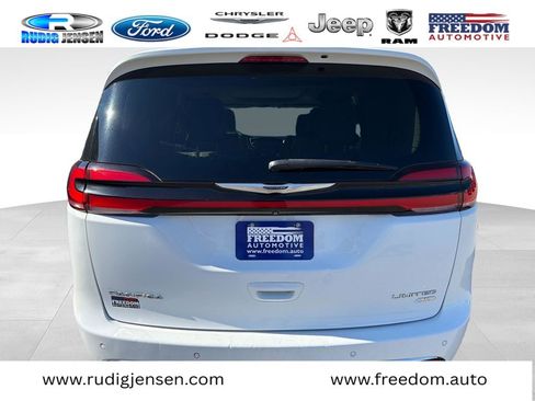 Used 2021 Chrysler Pacifica Limited w/ Premium & Safety Sphere Group AWD/4WD image 4