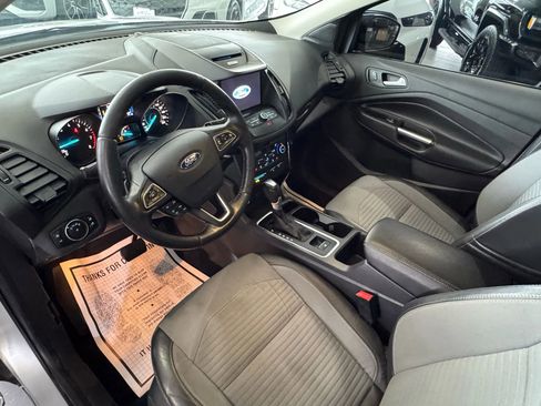 Used 2017 Ford Escape SE w/ Equipment Group 201A image 6