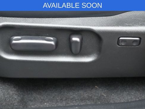 Used 2020 Toyota Tacoma Limited AWD/4WD image 10