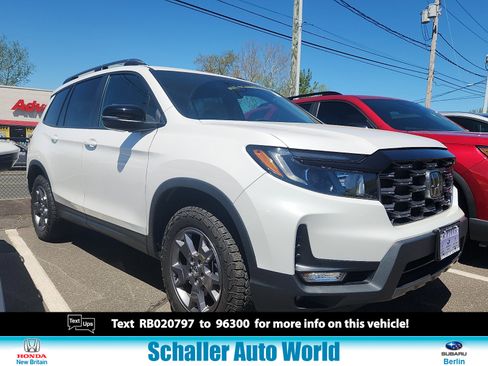 Used 2024 Honda Passport TrailSport image 1