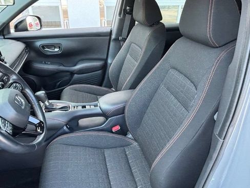 Used 2025 Honda HR-V Sport image 5
