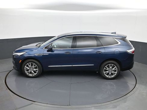 Used 2023 Buick Enclave Premium w/ Experience Buick Package FWD image 21