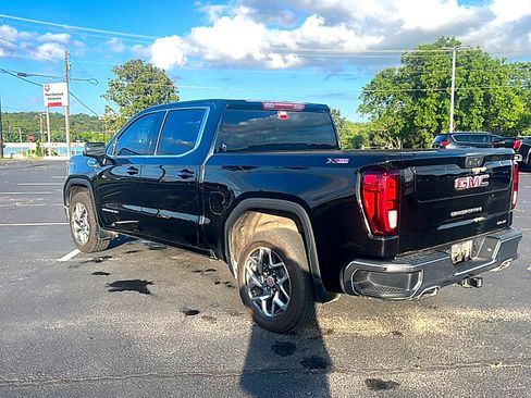 Used 2022 GMC Sierra 1500 SLE w/ X31 Off-Road Package AWD/4WD image 6