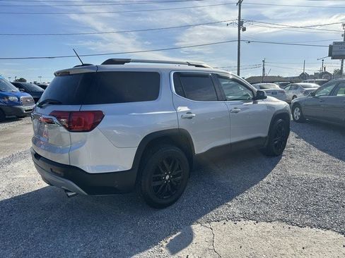 Used 2017 GMC Acadia SLT FWD image 4