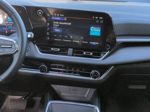 Used 2026 Chevrolet Equinox LT FWD image 17