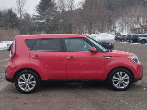 Used 2014 Kia Soul + image 3