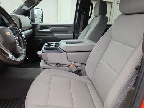 Used 2025 Chevrolet Silverado 2500 LT w/ Convenience Package AWD/4WD image 15