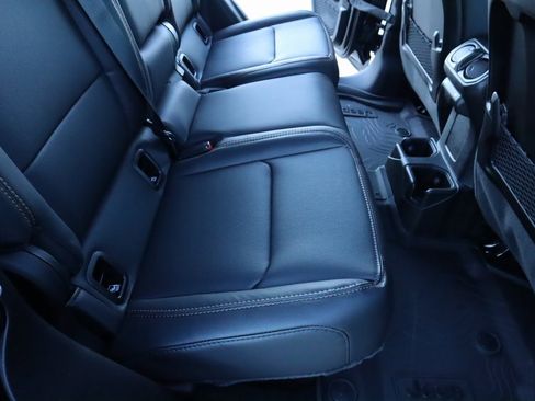 New 2025 Jeep Gladiator Sport image 14