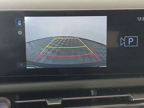 Used 2025 Hyundai Tucson SE image 16