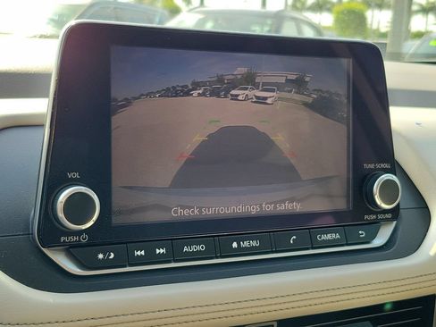 Used 2023 Nissan Rogue SV FWD image 29