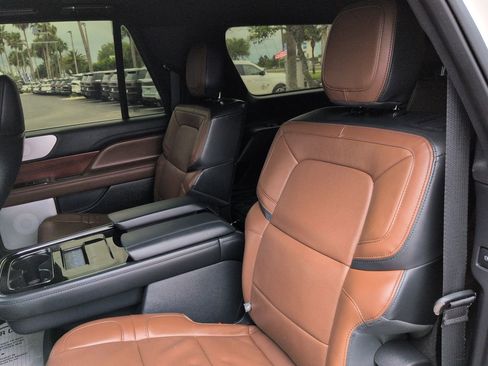 Used 2022 Lincoln Navigator L Reserve AWD/4WD image 14