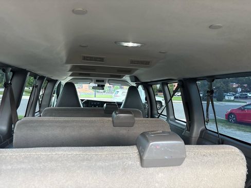 Used 2019 Chevrolet Express 3500 LT w/ LT Preferred Equipment Group RWD image 21
