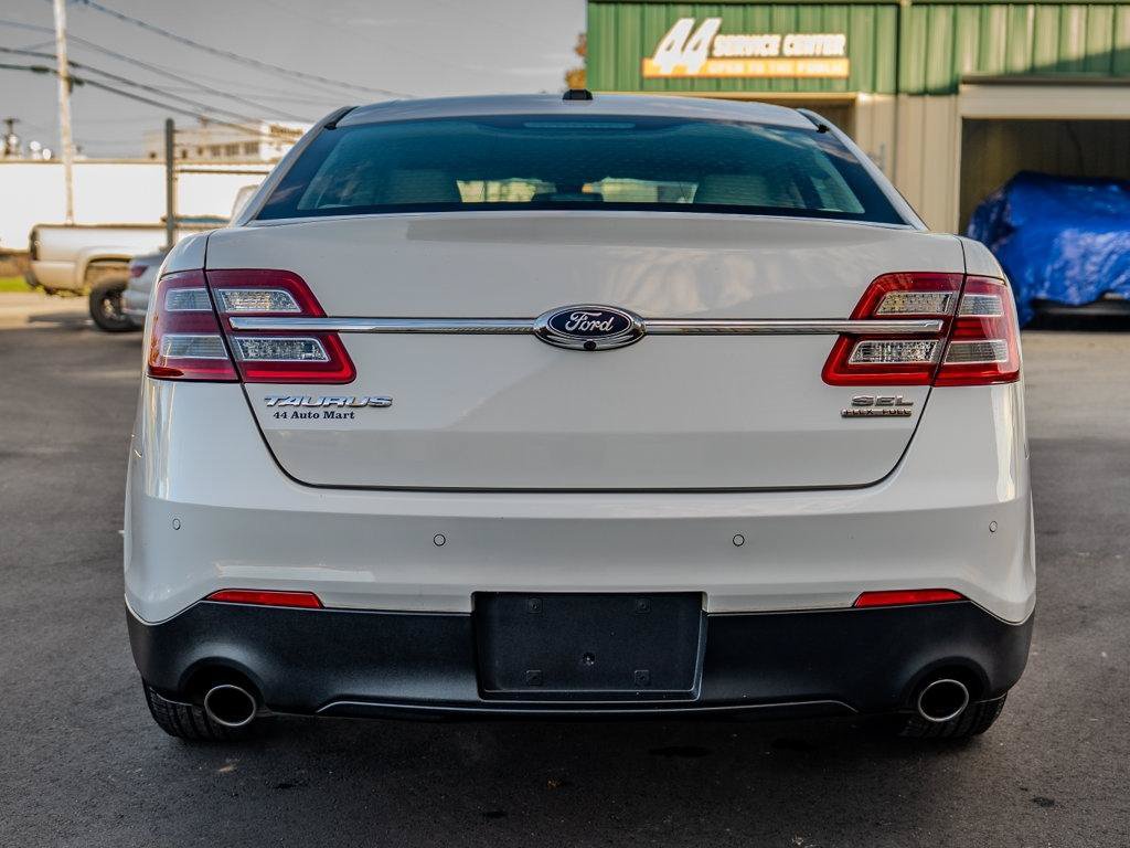 Used 2017 Ford Taurus SEL w/ Equipment Group 201A FWD image 3