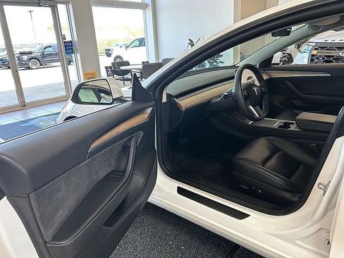 Used 2022 Tesla Model 3 Long Range AWD/4WD image 8