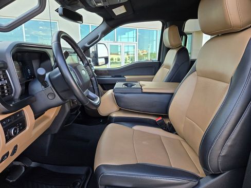 Used 2023 Ford F250 Lariat w/ Chrome Package image 9