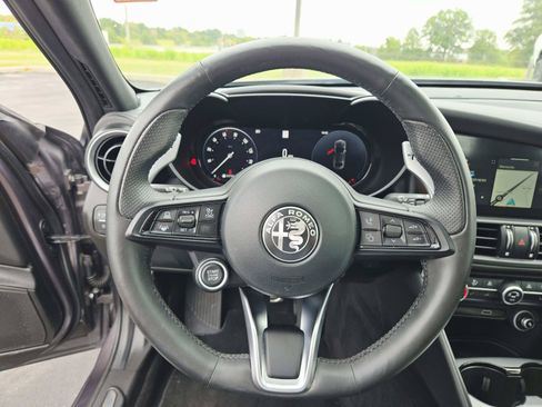 Used 2024 Alfa Romeo Giulia Veloce AWD/4WD image 19