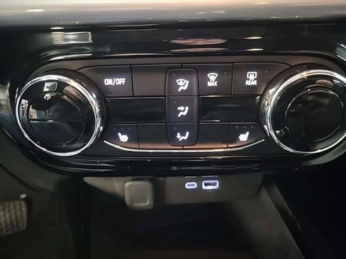 Used 2024 Chevrolet Trax LT w/ Driver Confidence Package image 11