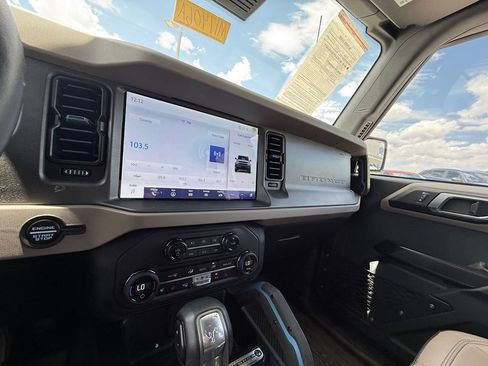 Used 2024 Ford Bronco Wildtrak AWD/4WD image 15