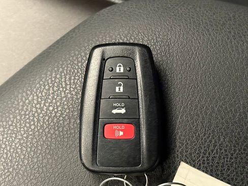 Used 2021 Toyota Camry SE w/ Convenience Package AWD/4WD image 17