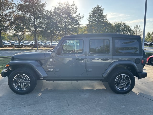 Used 2023 Jeep Wrangler Unlimited Sahara w/ Cold Weather Group AWD/4WD image 8