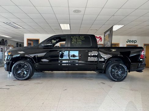 New 2026 RAM 1500 Big Horn AWD/4WD image 8