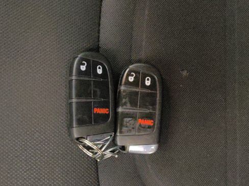 Used 2020 Jeep Renegade Latitude w/ Popular Equipment Group FWD image 32