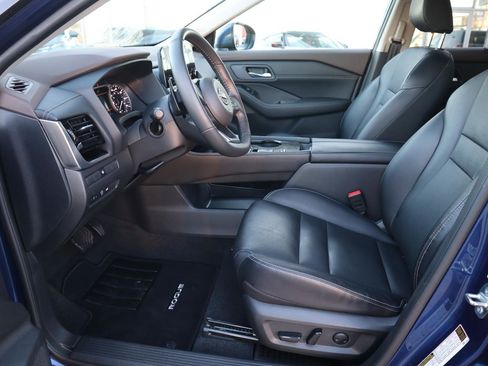 Used 2023 Nissan Rogue SL w/ SL Premium Package image 17