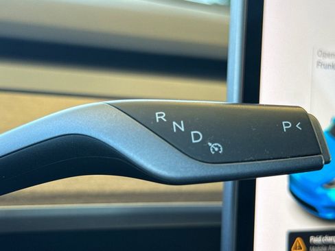 Used 2021 Tesla Model Y Long Range image 25