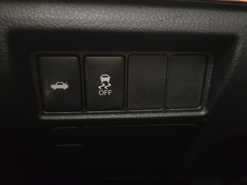 Used 2013 Toyota Avalon XLE FWD image 23