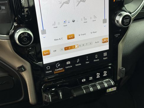 Used 2024 RAM 2500 Laramie image 22