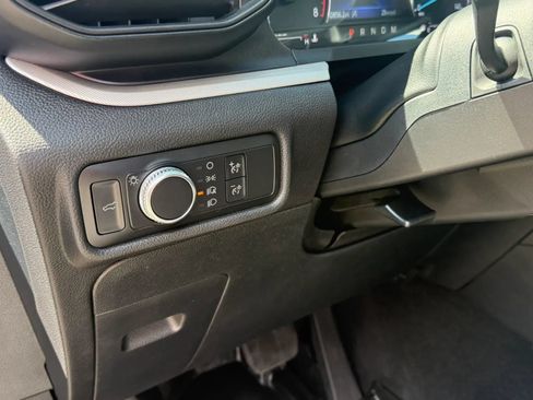 Used 2020 Ford Explorer XLT AWD/4WD image 17