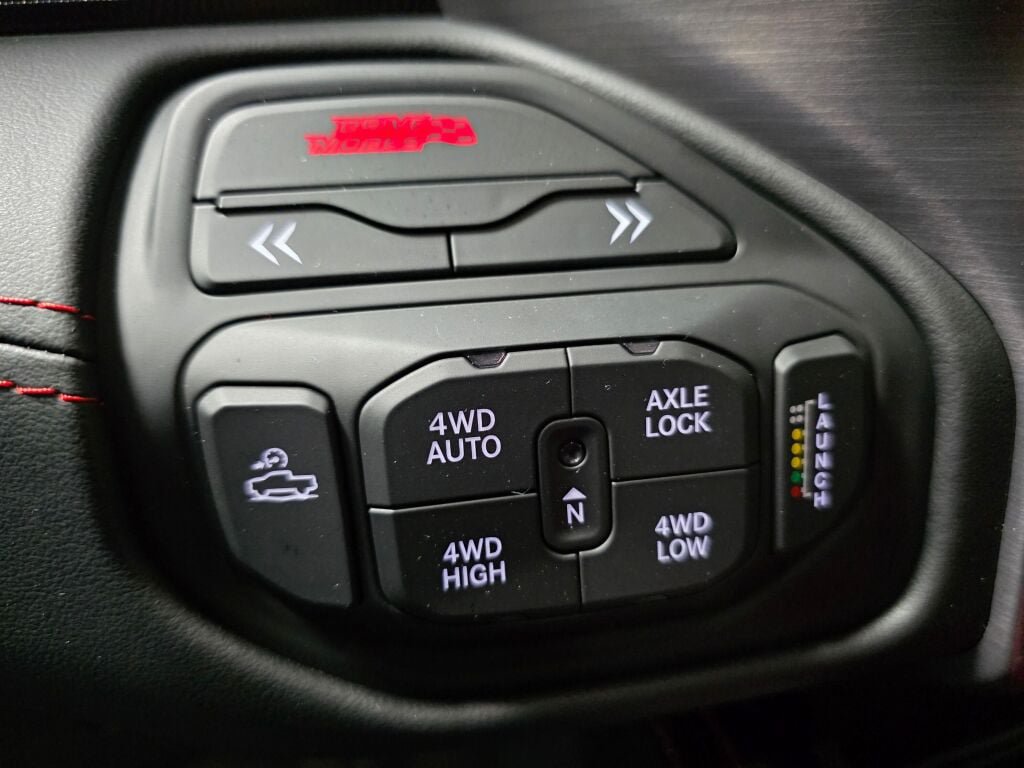 Used 2027 RAM 1500 4x4 Crew Cab image 37