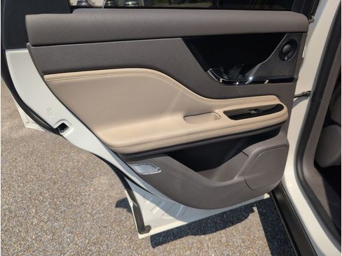 Used 2022 Lincoln Corsair Reserve w/ Luxury Package image 30