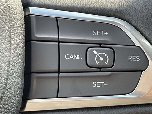 New 2026 Jeep Compass Latitude image 7